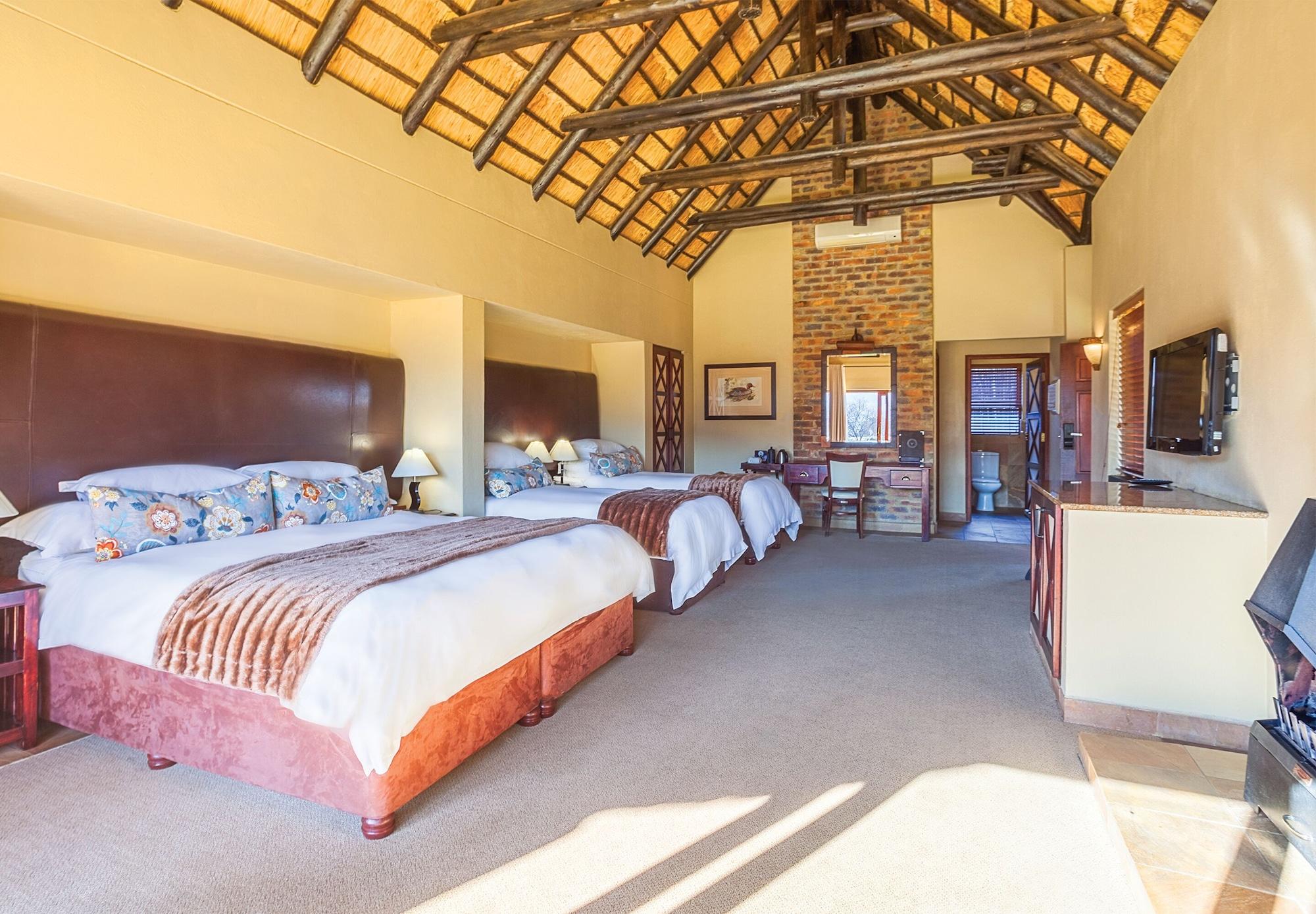 Kloofzicht Lodge & Spa ครูเกอร์สดอร์ป ภายนอก รูปภาพ Family Suite