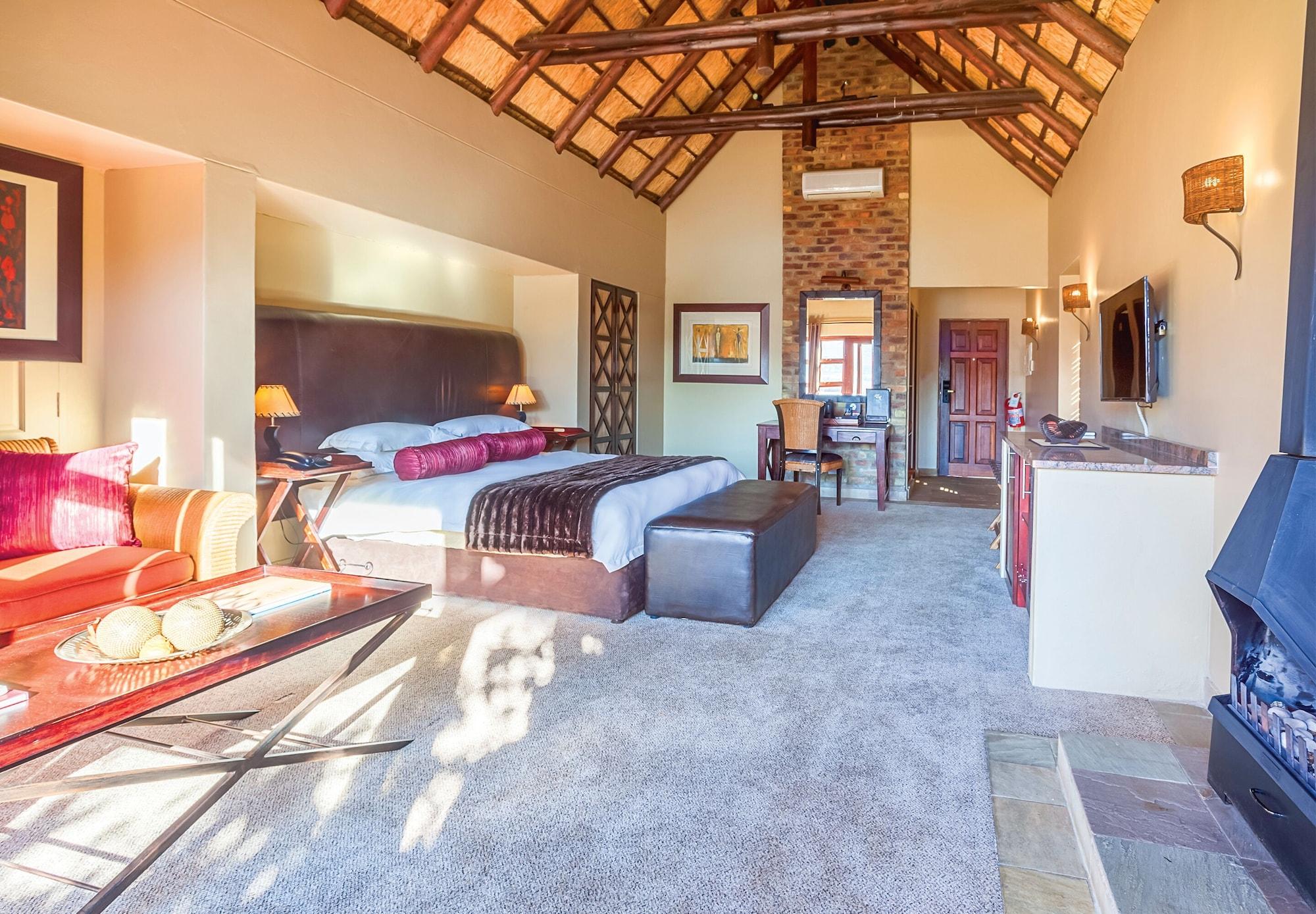 Kloofzicht Lodge & Spa ครูเกอร์สดอร์ป ภายนอก รูปภาพ Executive Suite at Protea Hotel, Silver Lakes