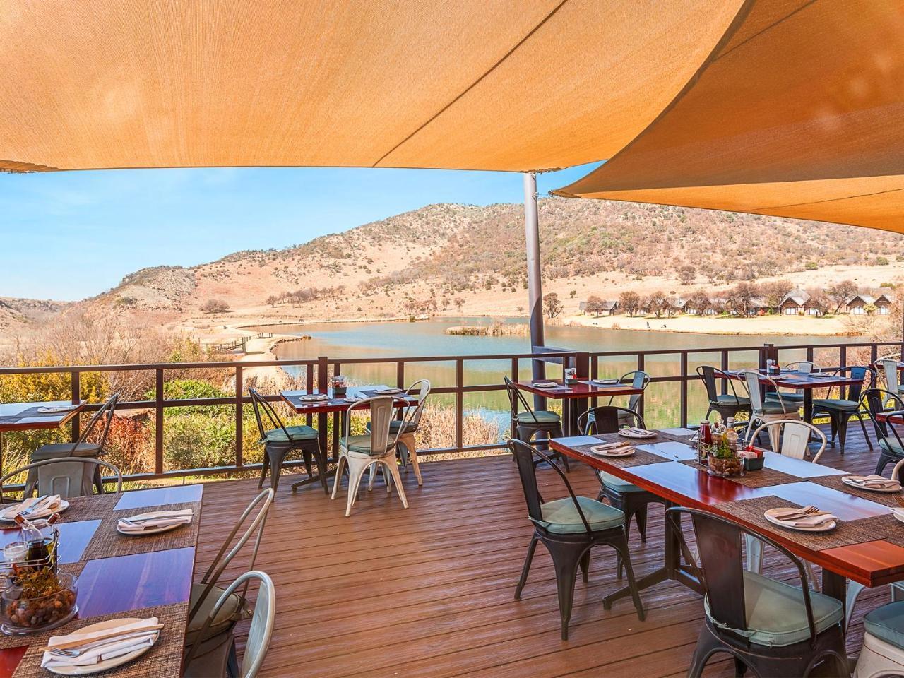 Kloofzicht Lodge & Spa ครูเกอร์สดอร์ป ภายนอก รูปภาพ The Deck at the LaStella Winery