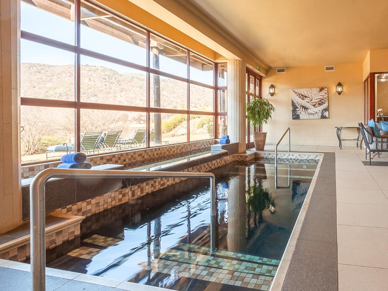 Kloofzicht Lodge & Spa ครูเกอร์สดอร์ป ภายนอก รูปภาพ Interior of the hotel