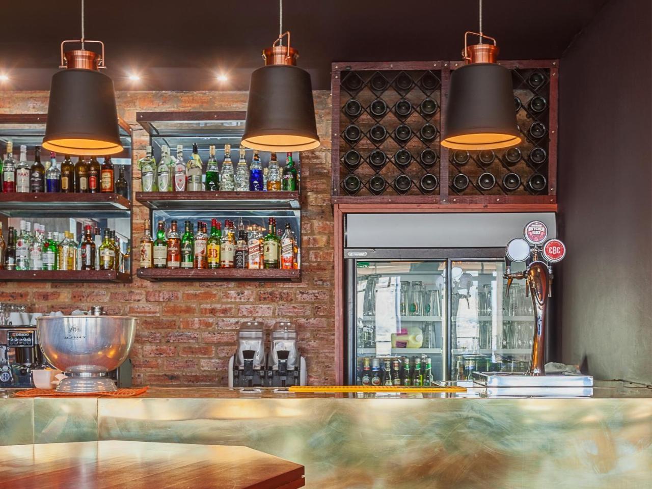Kloofzicht Lodge & Spa ครูเกอร์สดอร์ป ภายนอก รูปภาพ The bar at the restaurant