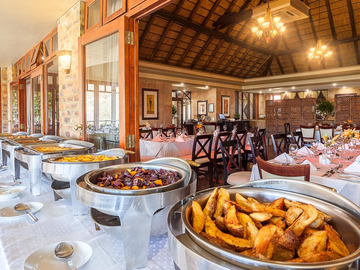 Kloofzicht Lodge & Spa ครูเกอร์สดอร์ป ภายนอก รูปภาพ A buffet at a hotel